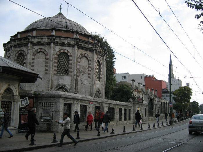 Vila në Stamboll, qe i ka bere dhurate Muratit te II